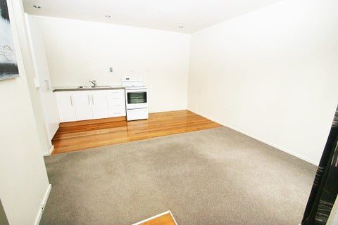 16 Dudding Avenue, Northcote, Auckland