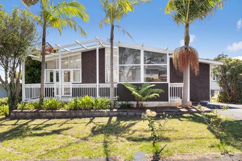 33 Lynbrooke Avenue, Blockhouse Bay, Auckland
