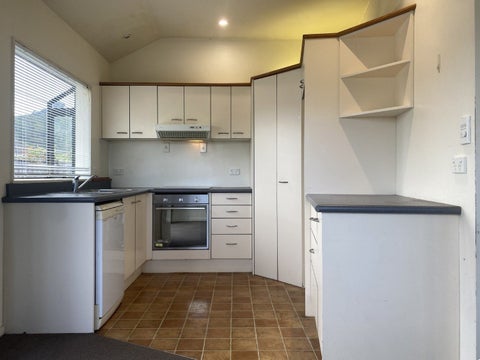 1/146 Whites Line East, Waiwhetu, Lower Hutt