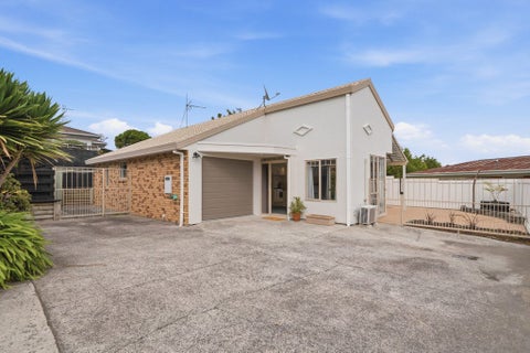 22B Otumoetai Road, Judea, Tauranga