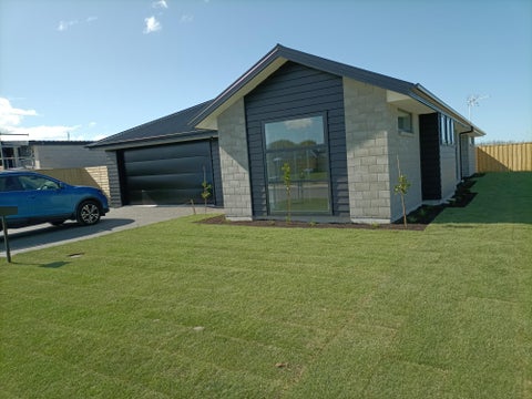 21 Oakleigh Street, Woodend, Woodend