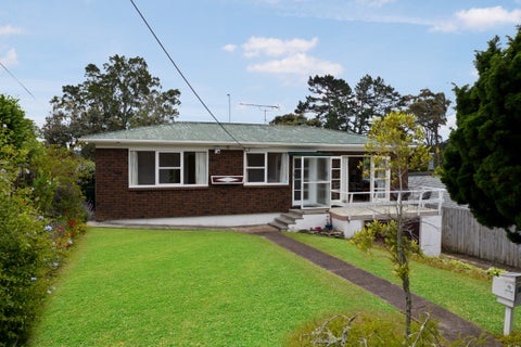 11 Dakota Avenue, Beach Haven, Auckland