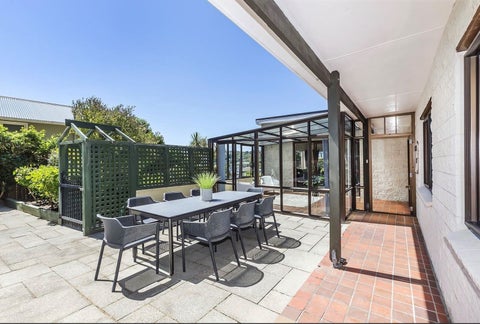 18 Southern Cross Crescent, Island Bay, Wellington