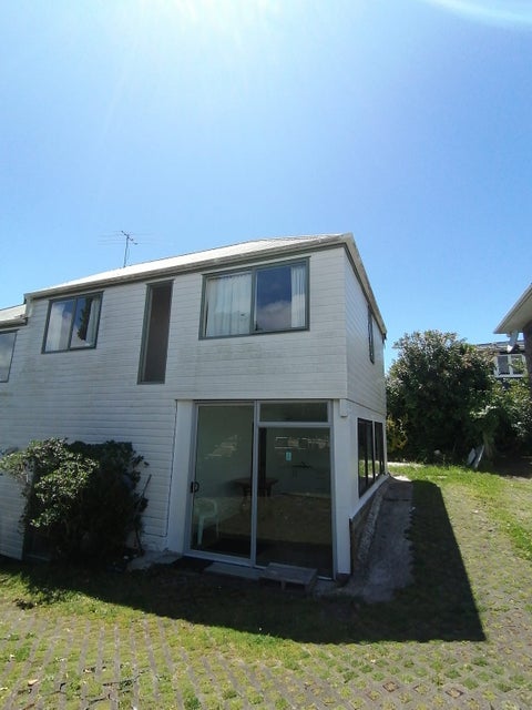 2/66 Pupuke Road, Hillcrest, Auckland
