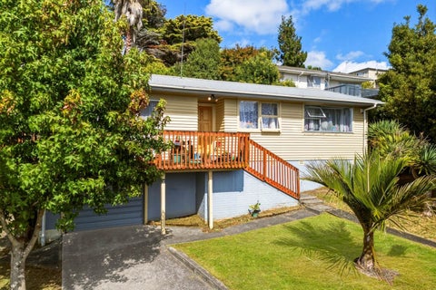 8 Sequoia Place, Sunnynook, Auckland