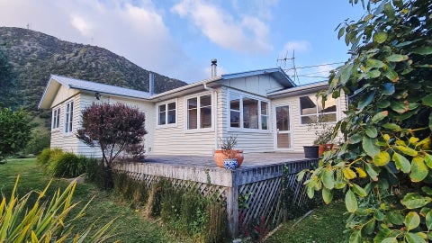 46 Wellington Road, Paekakariki