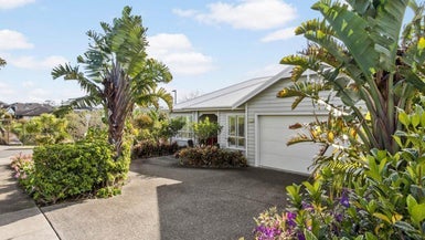 62 Butler Stoney Crescent, Silverdale, Silverdale