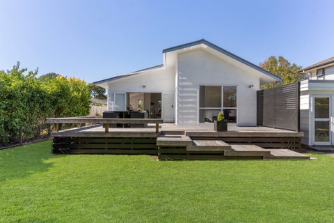 2/22A Knox Road, Swanson, Auckland