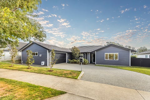 6 Optimist Way, Whitby, Porirua