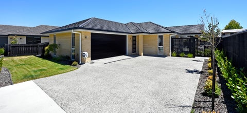 8 Carmello Grove, Richmond