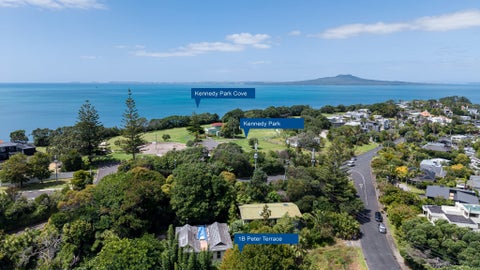1B Peter Terrace, Castor Bay, Auckland
