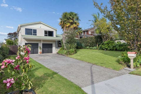 29 La Perouse Street, Botany Downs, Auckland