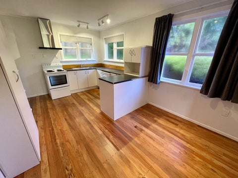 21 Lowry Crescent, Stokes Valley, Lower Hutt