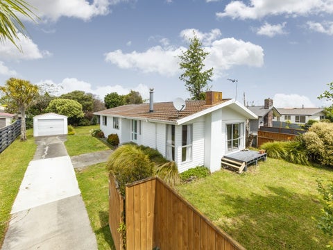 125 Apollo Parade, Milson, Palmerston North