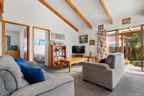 2/692 Te Atatu Road, Te Atatū Peninsula, Auckland