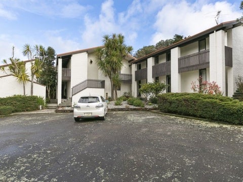 141I Churton Drive, Churton Park, Wellington