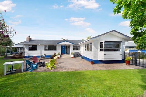 127A Swanson Rd, Henderson, Auckland 