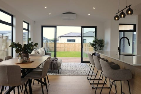 19 Arahi Road, CLEVEDON