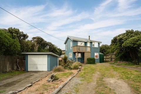 6 Estuary Street, Makara Beach, Karori