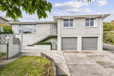 51 Kakariki Grove, Waikanae