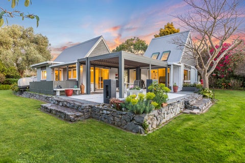 16 Karu Crescent, Waikanae