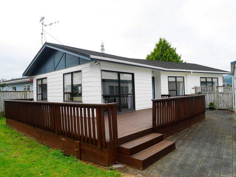 22 Rosewood Place, Paraparaumu