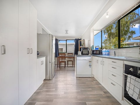 27E Breckons Avenue, Nawton, Hamilton
