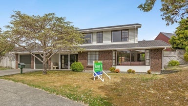 17 Observatory Close, Whitby, Porirua