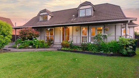 12 Orinda Close, Botany Downs, Auckland