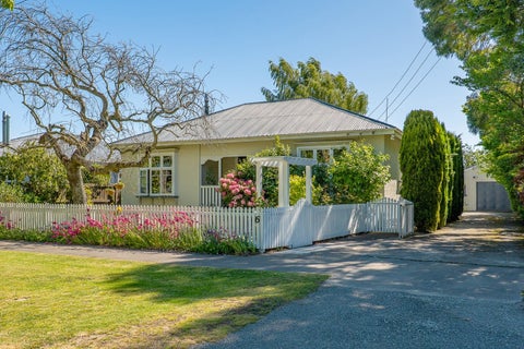 6 Clinton Street, Darfield, Darfield