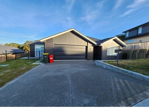 12 Topsail Way, Whitby, Porirua