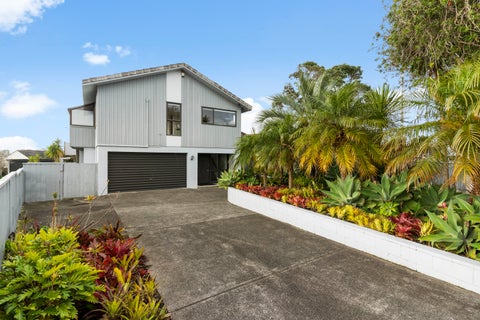 1/983 Beach Road, Torbay, Auckland