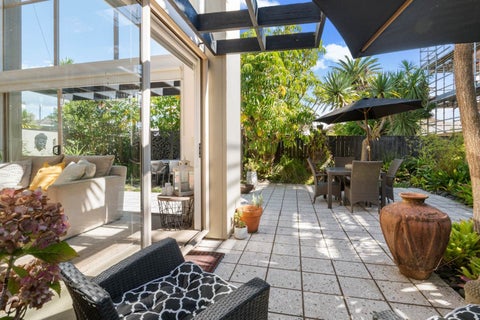 2/1 Esmonde Road, Takapuna, Auckland
