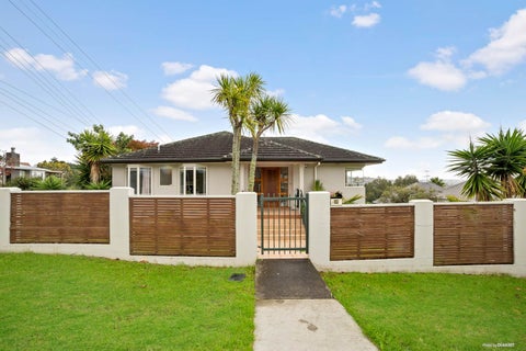 1/36 Pupuke Road, Hillcrest, Auckland
