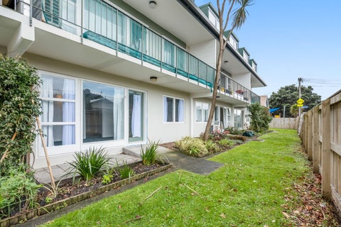 2/25 Britannia Street, Petone, Lower Hutt