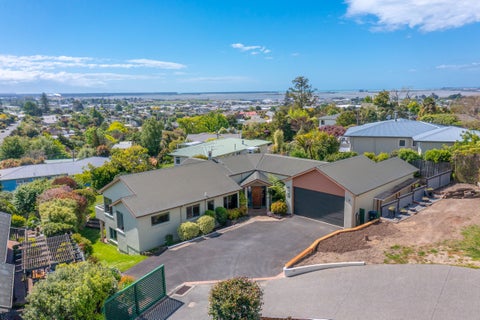48 Olympus Way, Richmond