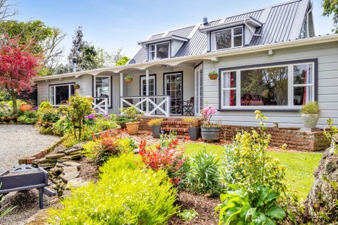 279 Manutahi Road, Lepperton, New Plymouth