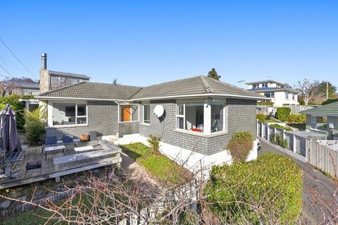 14 Upland Street, Helensburgh, Dunedin