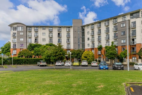1I/10 Crown Lynn Place, New Lynn, Auckland