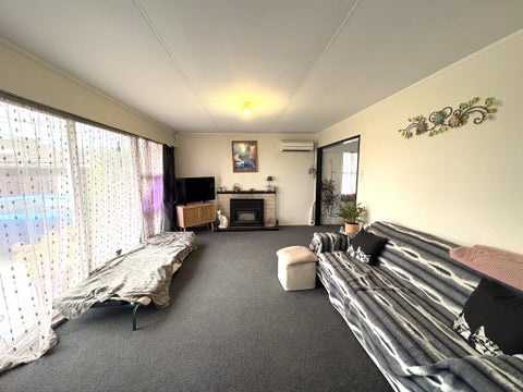 230 Portsmouth Road, Flaxmere, Hastings