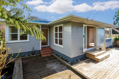 10 Anthony Street, Tawa, Wellington