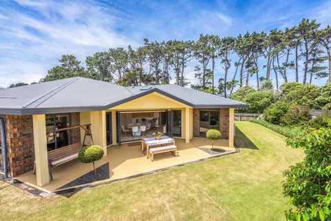 134 Weggery Drive, Waikanae Beach, Waikanae