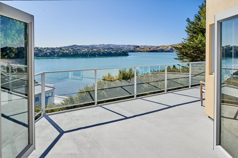 18 Leeward Drive, Whitby, Porirua