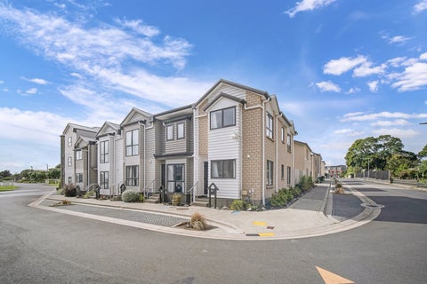 2/5 Wallson Crescent, Wiri, Auckland
