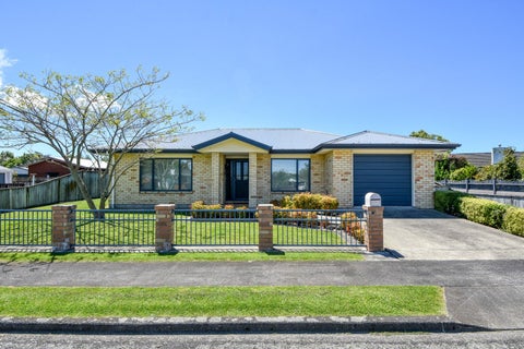 13 Seddon Street, Carterton