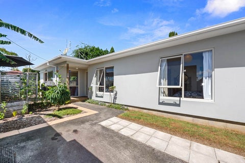 2/256A Birkdale Road, Birkdale, Auckland