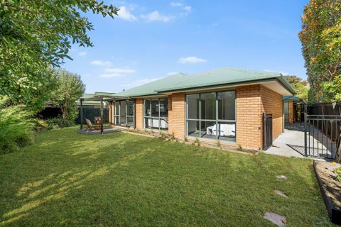 6 Warner Place, Heathcote Valley, Christchurch