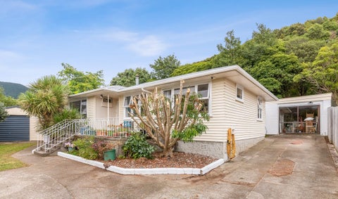 12 Brazier Grove, Paraparaumu