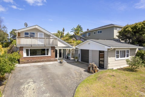 18 Robert Mckeen Street, Otaki Beach, Otaki