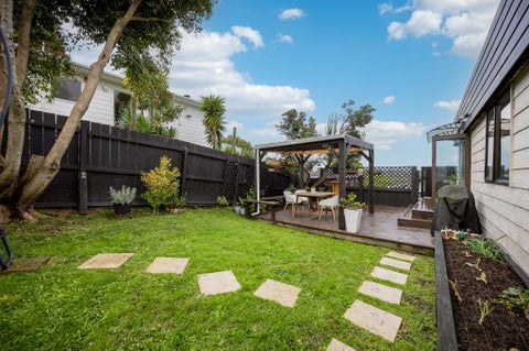 2/5 Witheford Drive, Bayview, Auckland